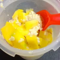 Snapdishの料理写真:Overnight oat with mango..|dzさん