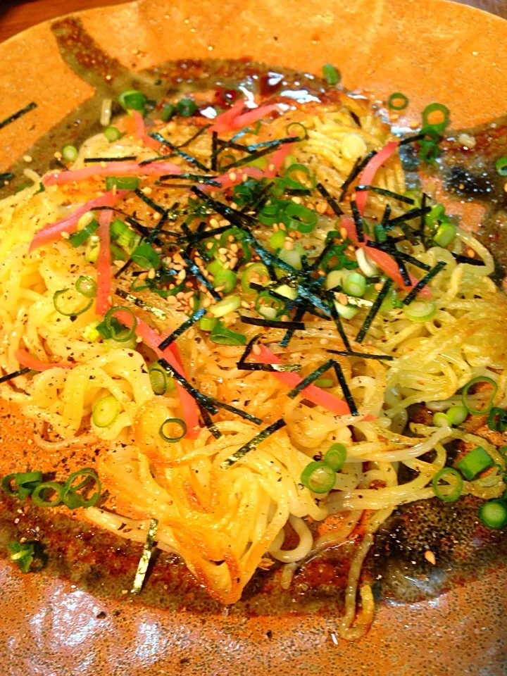 シンプル堅焼き麺のネギ乗せー。塩胡椒味|ちなみんさん