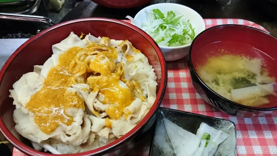 豚しゃぶ胡麻ダレ丼|かいさん