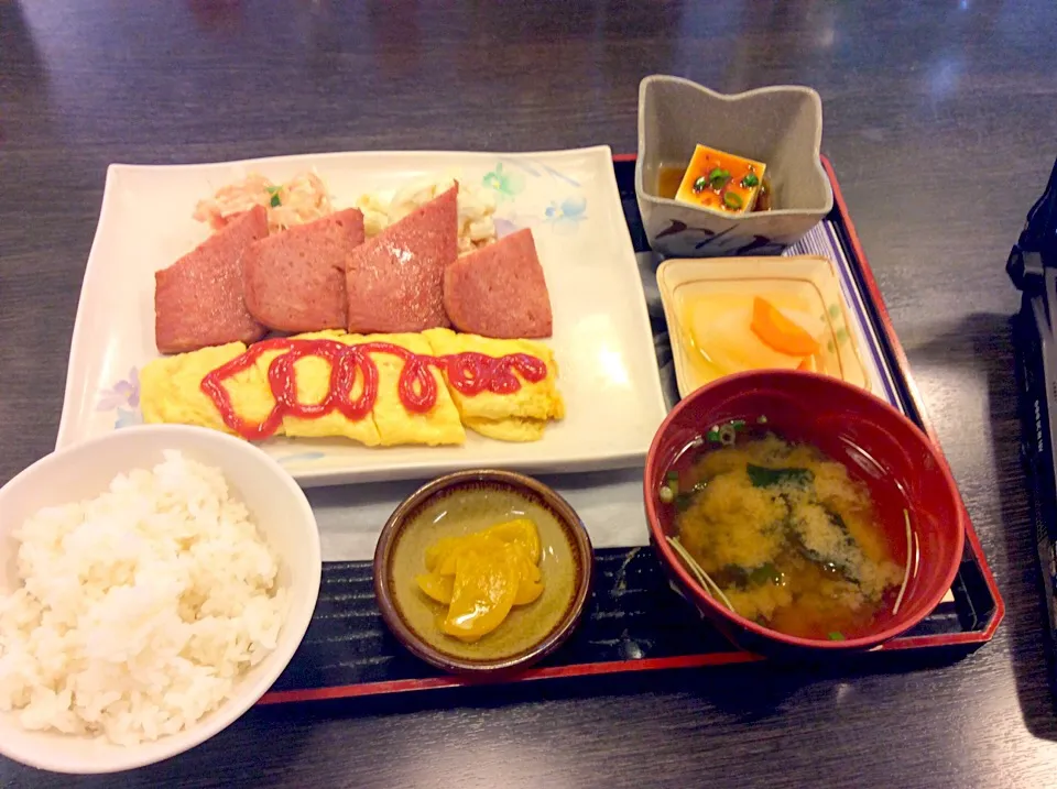 マンガ喫茶シティのポーク・タマゴ定食|ゆいちゃんの父さん