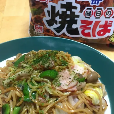 「サッポロ一番 縁日の焼そば」を使ってみたSnapdishの料理・レシピ写真:生麺よりモチモチ感💕美味い😋