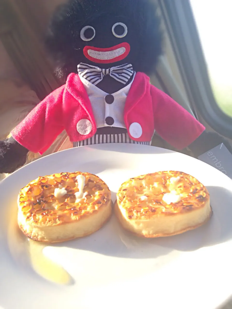 Snapdishの料理写真:Two buttery crumpets for breakfast with Golly.|Karla Collington Ryderさん