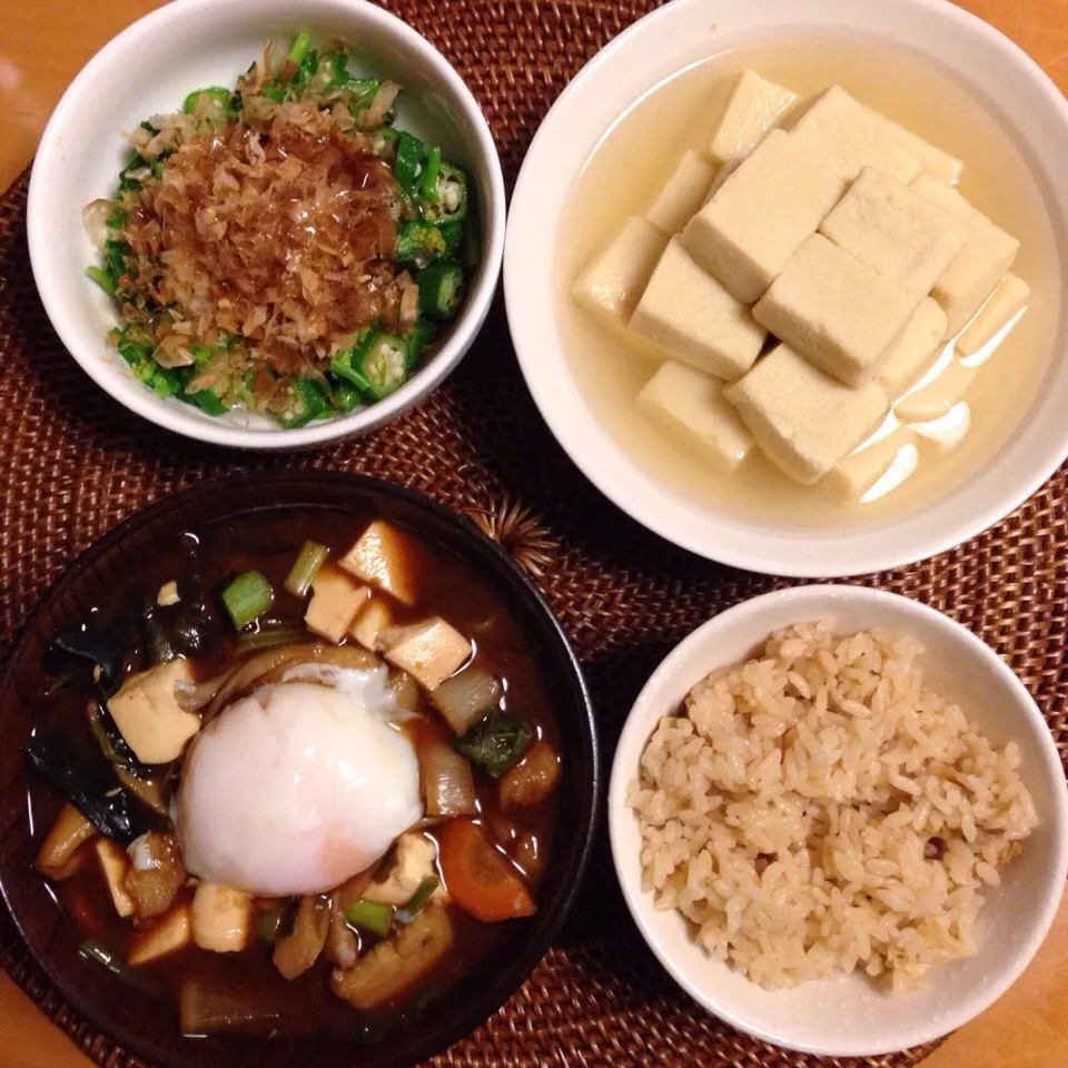 具だくさんお味噌汁、高野豆腐の煮物、
たけのこご飯、オクラと菜の花のお浸し|chacoさん