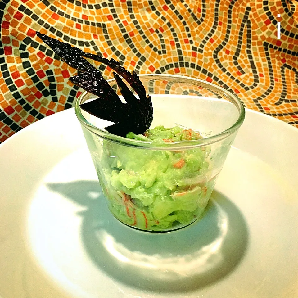 Snapdishの料理写真:山本真希さんの料理 アボかにかまのマヨレモン風味 【Avocado and imitation crab stick salad】|izoomさん