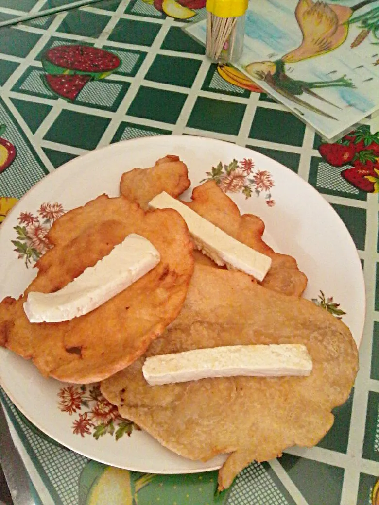 Desayuno de abue👴👵hojaldres y queso blanco hecho en casa!|Luis Leidaさん