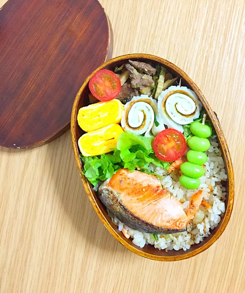 Snapdishの料理写真:シャケチャーハン弁当♪|Yukako Nishimuraさん