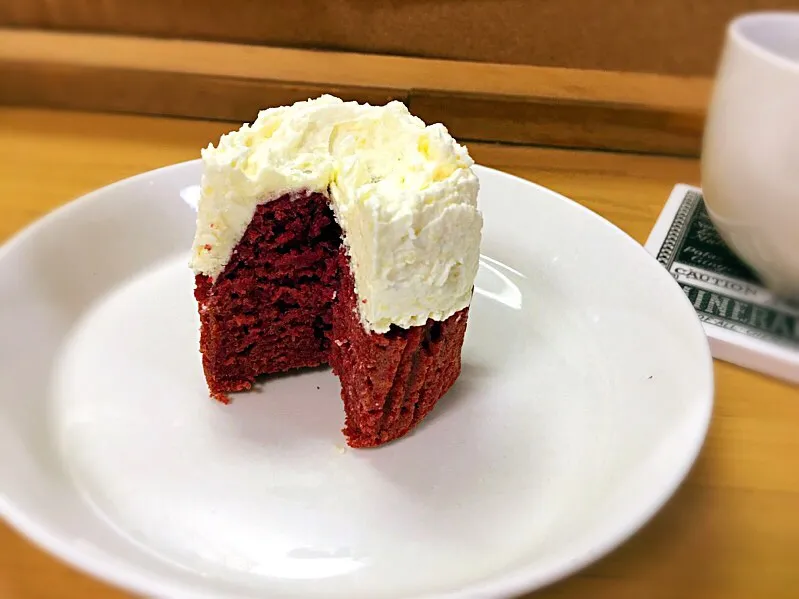 red velvet cake
バターフロスティングでデコ|vege a zeeさん