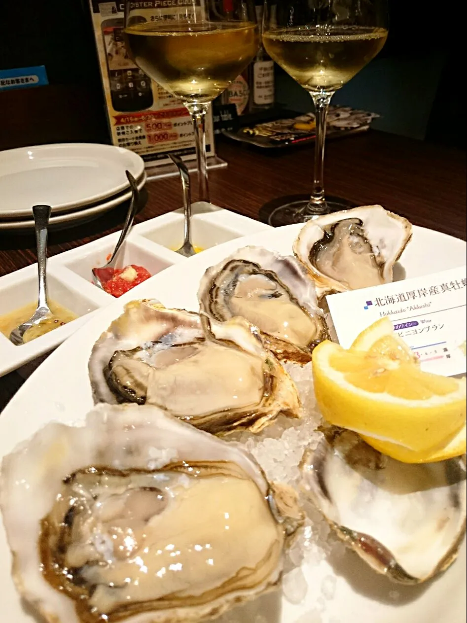 厚岸産殻牡蠣🐚ソ―ビニョン・ブランで🍷＼(^^)／|ナムナムさん