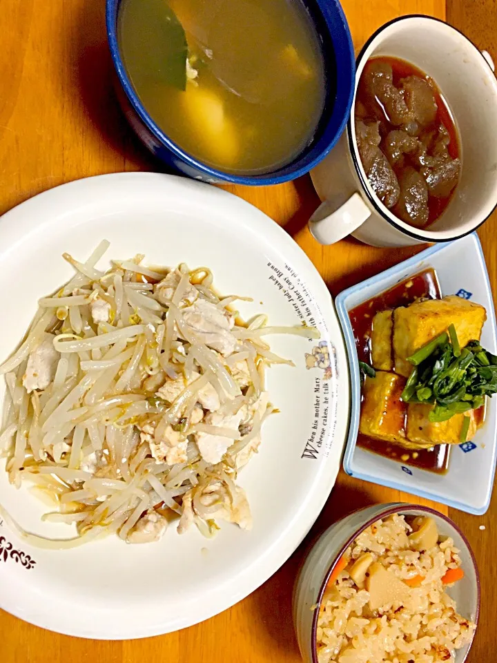 ○鶏胸肉ともやしの蒸し焼き ○たけのこご飯 ○豆腐ステーキ ○こんにゃく煮 ○おすいもの|あやんさん