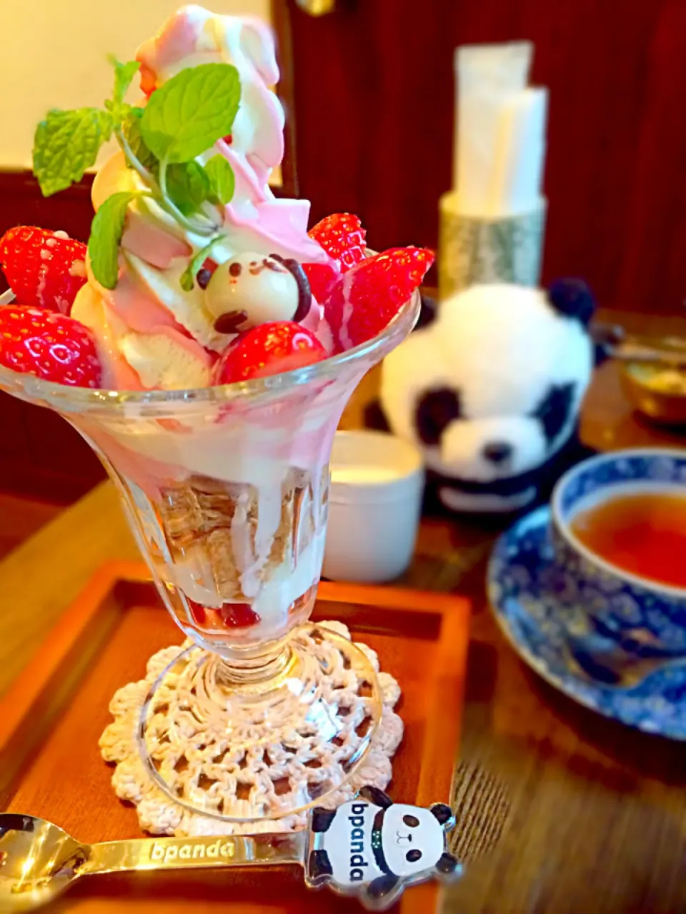 いちごパフェ◡̈♡🐼🍓|さくらさん