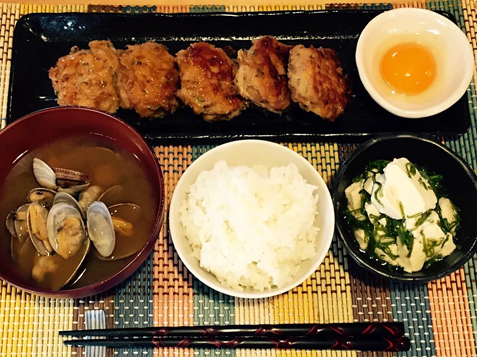 しそ風味の鶏つくね&豆腐とめかぶのサラダ&あさりの味噌汁♡昼定食|piton810さん