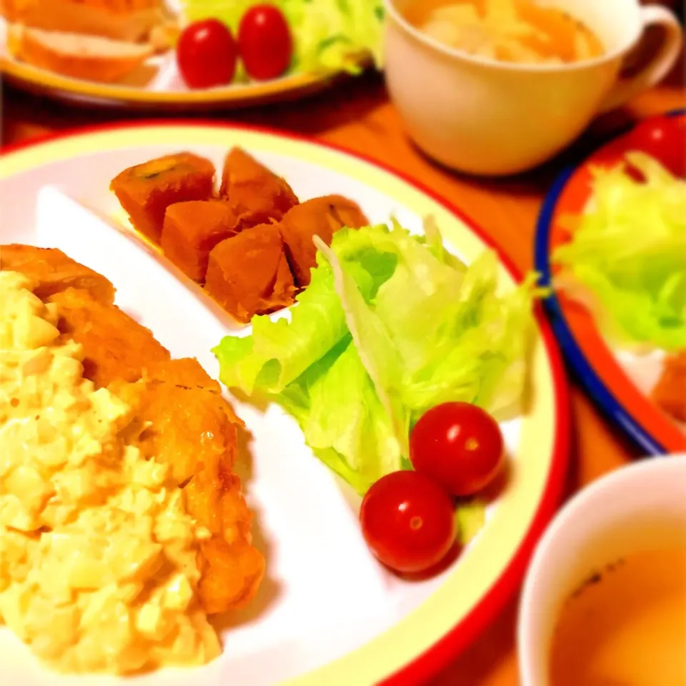 Snapdishの料理写真:★チキン南蛮
★カボチャの煮物
★丸ごと新タマのスープ
★サラダ|kaoringo2さん