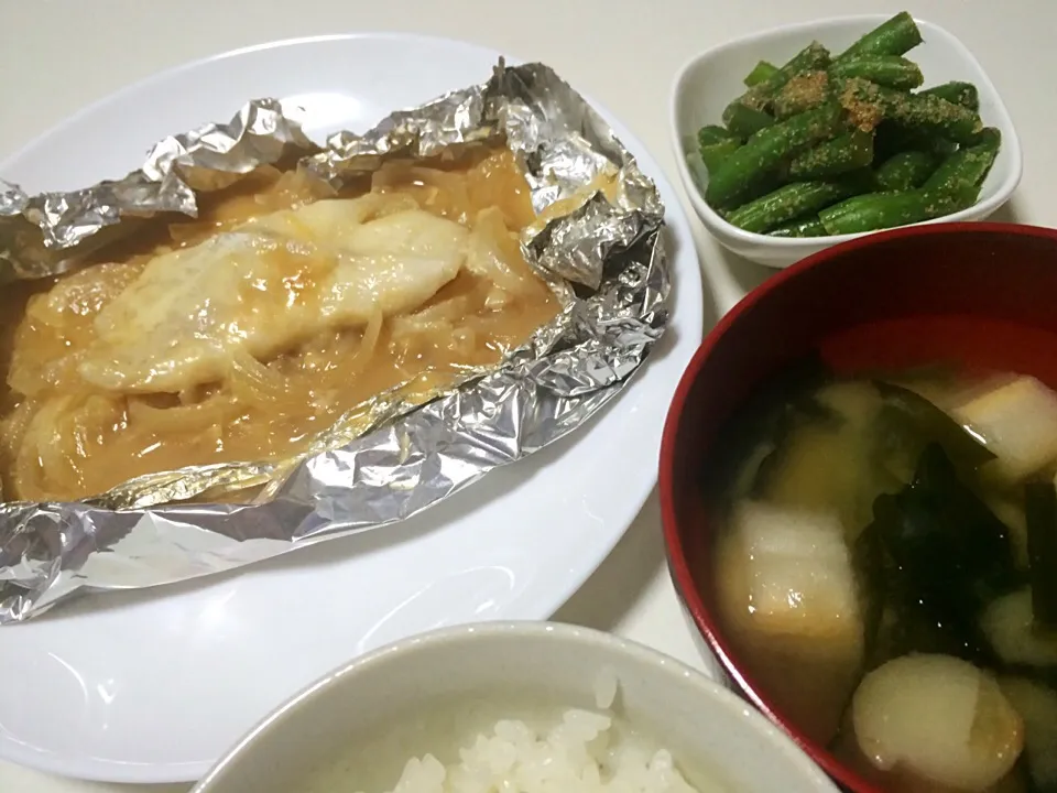 鱈の味噌チーズのホイル焼き
ワカメと麩のお味噌汁
いんげんの胡麻和え|あいさん