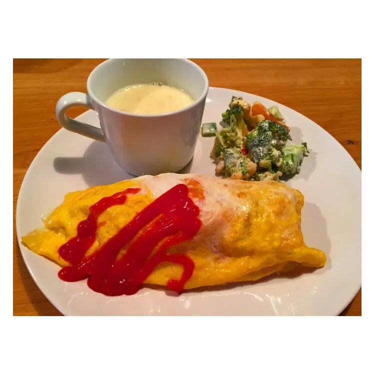 チキンオムライス🍴|女神さん