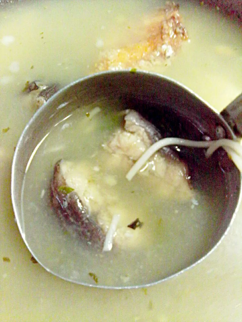 sopa de pescado|Luis Leidaさん