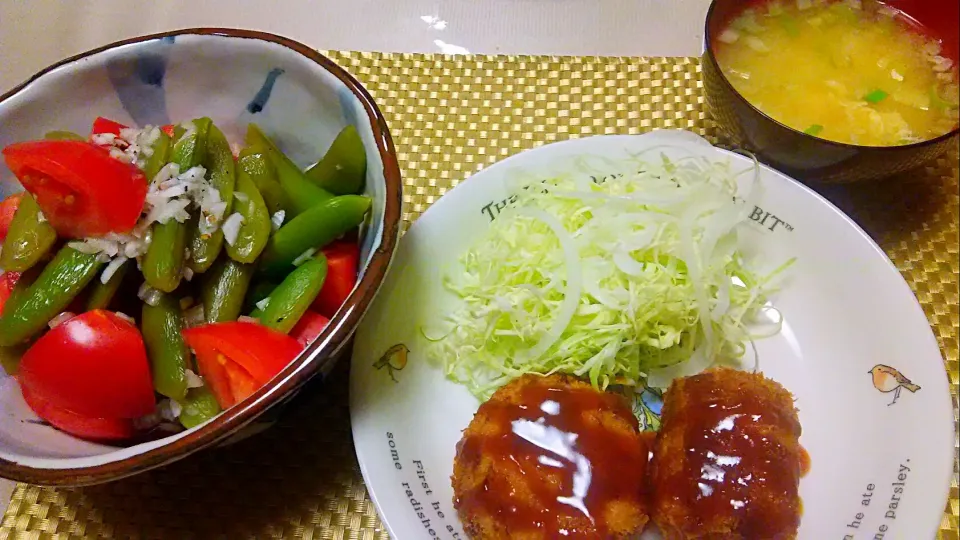 Snapdishの料理写真:メンチカツ定食😋|お母の大皿さん