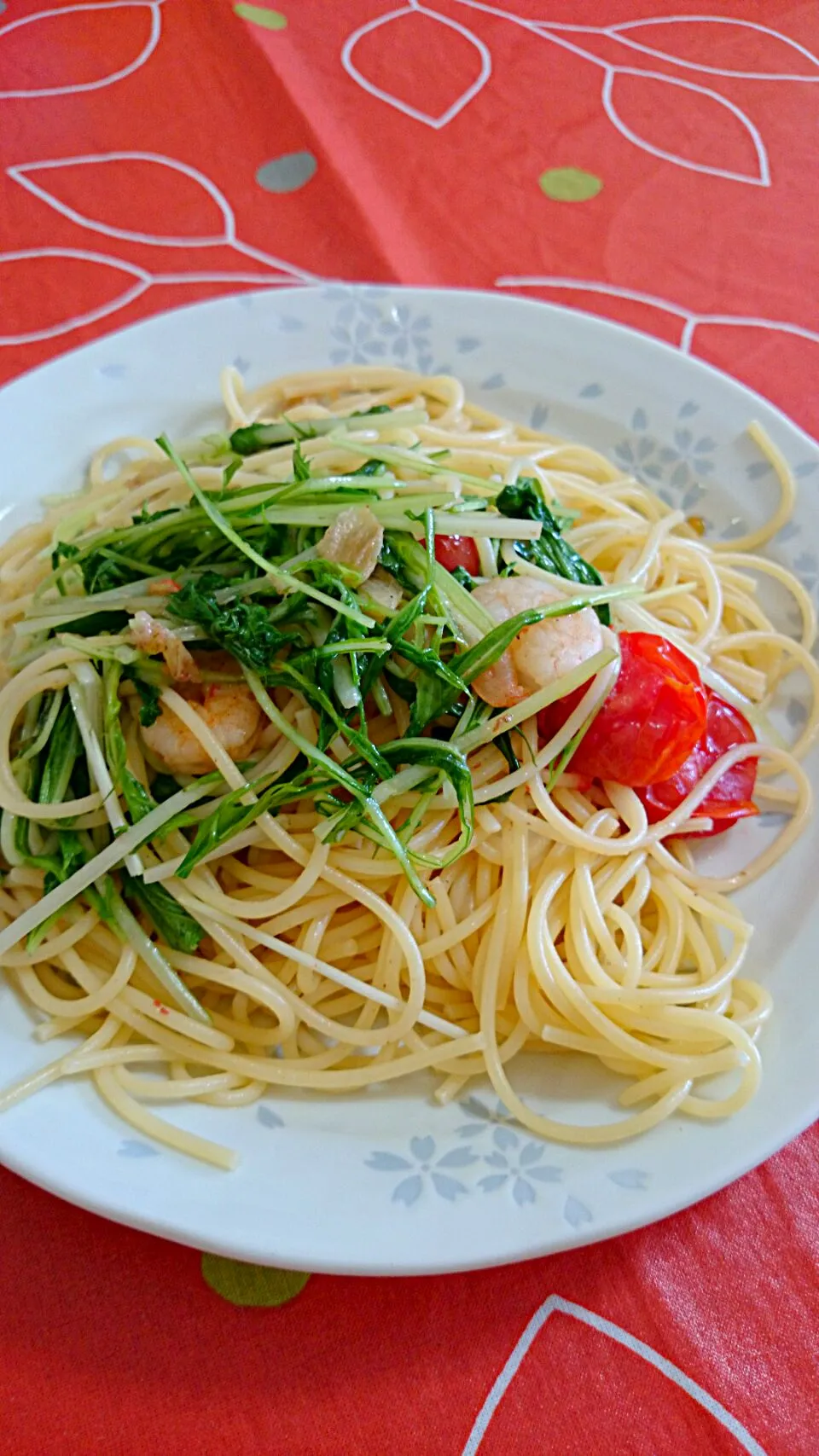 エビと水菜、プチトマトのパスタ|ぱやさん