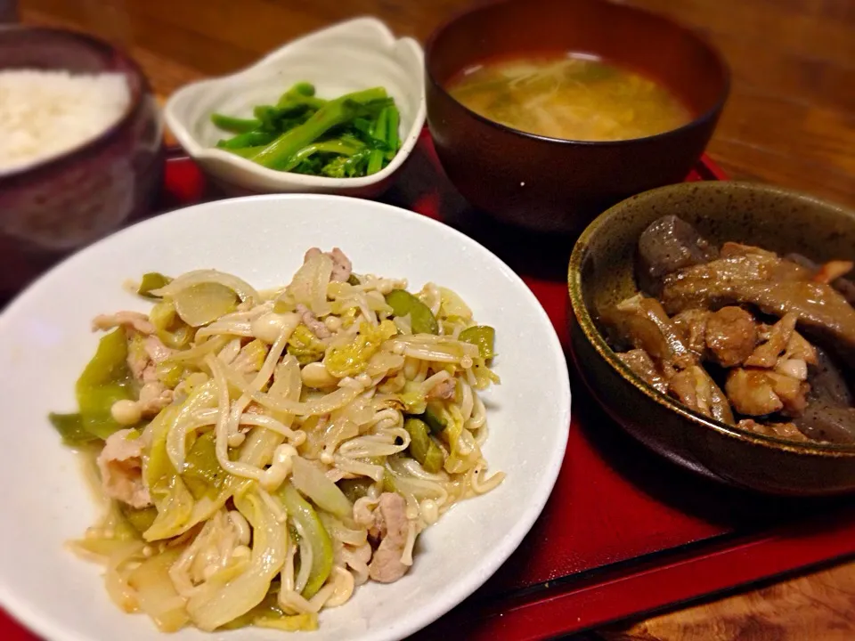 Snapdishの料理写真:晩ごはん 野菜炒め 鶏ごぼう煮 菜の花の生姜醤油和え きのこの味噌汁|ぽんたさん