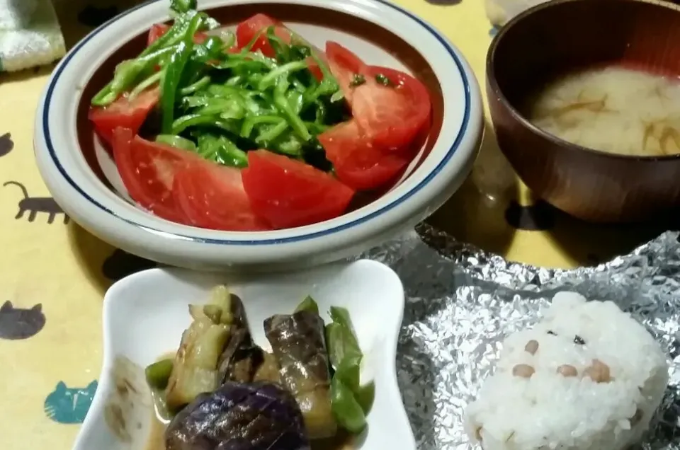 ピーマンと🍅のサラダ🍆の味噌炒め|こやっこさん