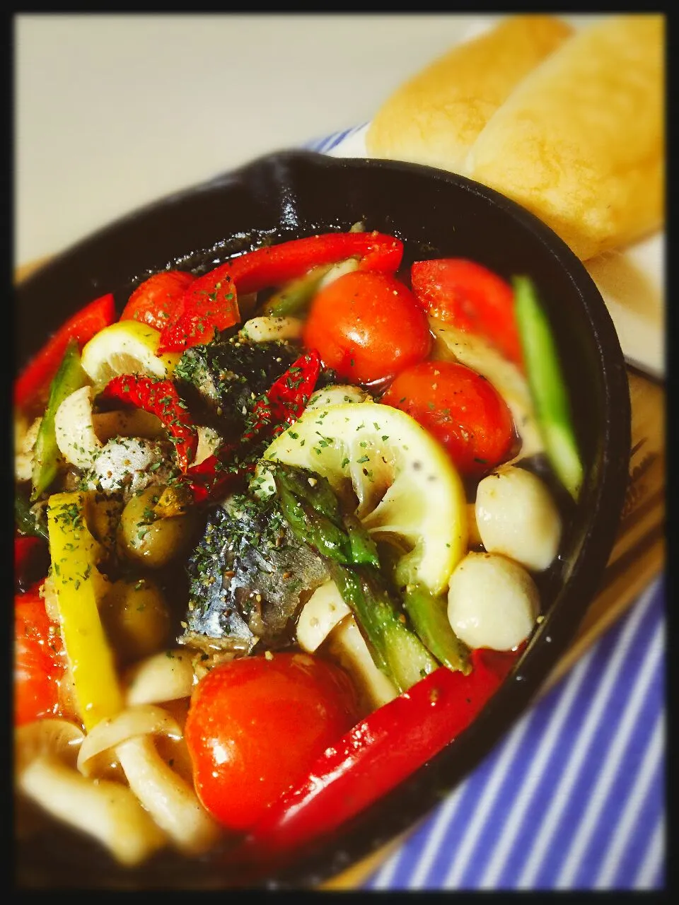 teruyoちゃんのサバ缶で簡単レモンアヒージョ🎵|☆Yumi☆さん