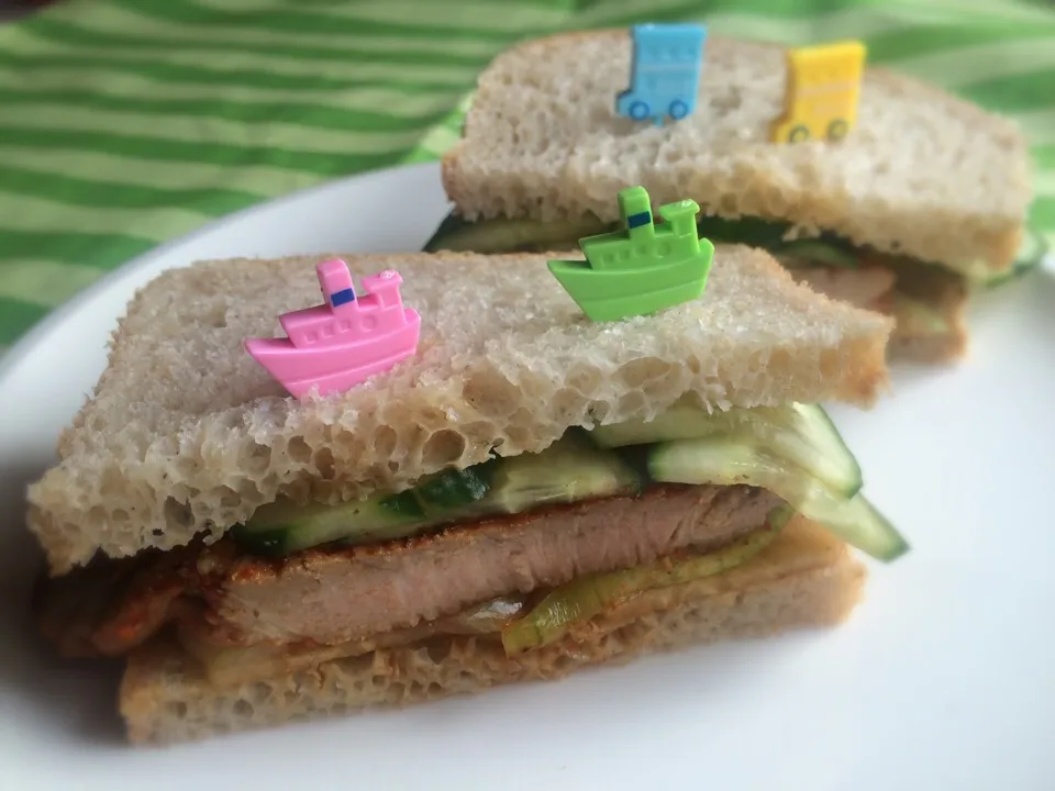 Snapdishの料理写真:Pork and cucumber sandwich|Rugilė Audronashaさん