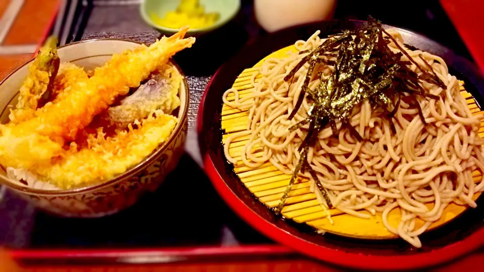 蕎麦...大盛
ミニ天丼|Satoshi Sakairiさん