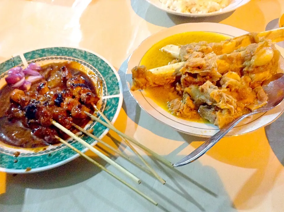 Snapdishの料理写真:Sate Gule Kambing|Bambang Budiono Tjioさん