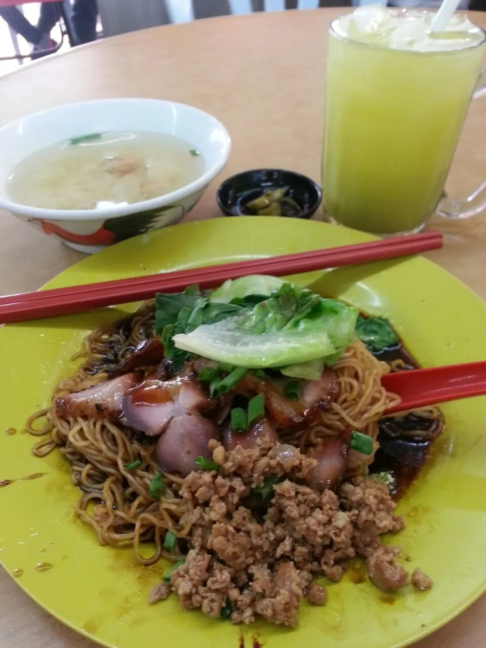 Snapdishの料理写真:wantan mee with char shu & minced pork|korinoさん