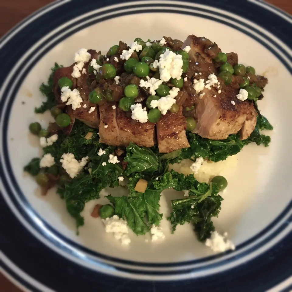 Pork chops & mashed potatoes with kale, English peas & goat cheese|Beckyさん