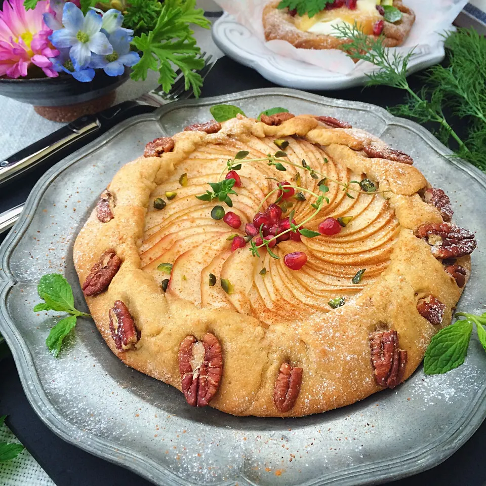 Apple & Pecan nuts rustic tart*|⋆͛*͛wandering.cat⋆͛*͛さん