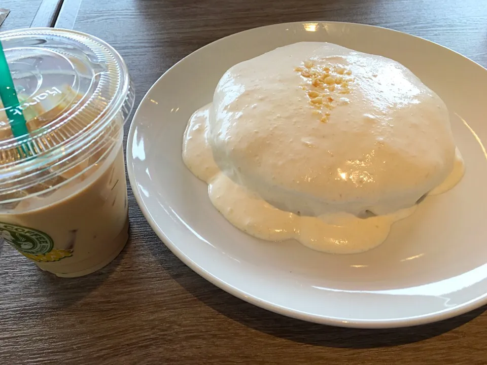 Snapdishの料理写真:ホノルルコーヒーのマカダミアナッツクリームパンケーキ 2016 4.24|junkoさん