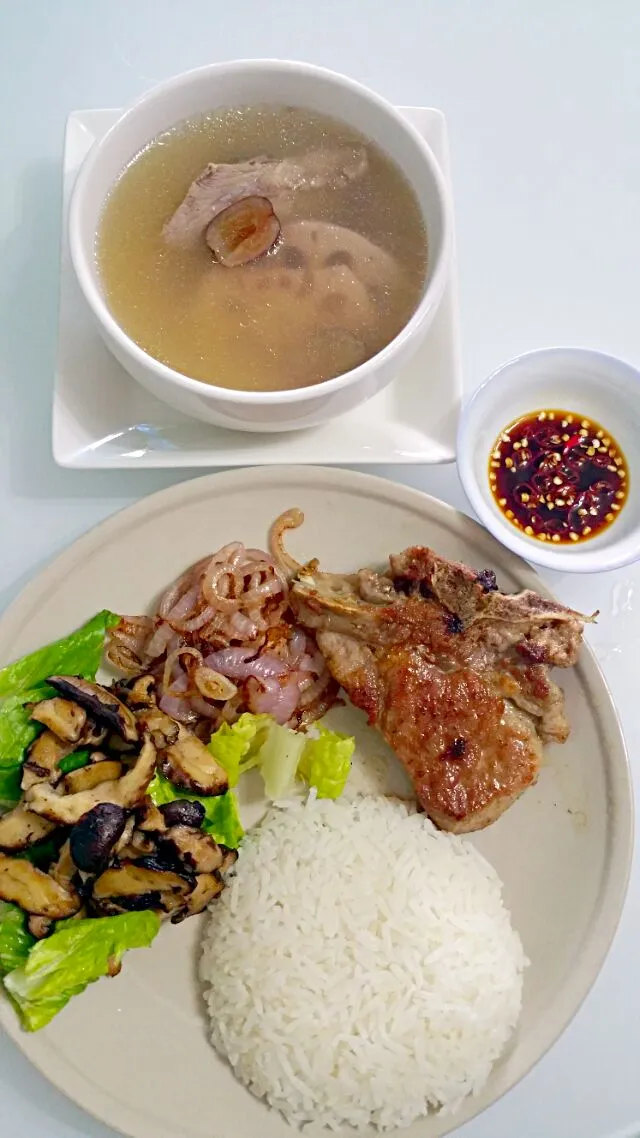 Grilled Pork Chop 五花排骨 💁 Lotus Soup Soft Bone Ribs 😍😋😙|🌷lynnlicious🌷さん