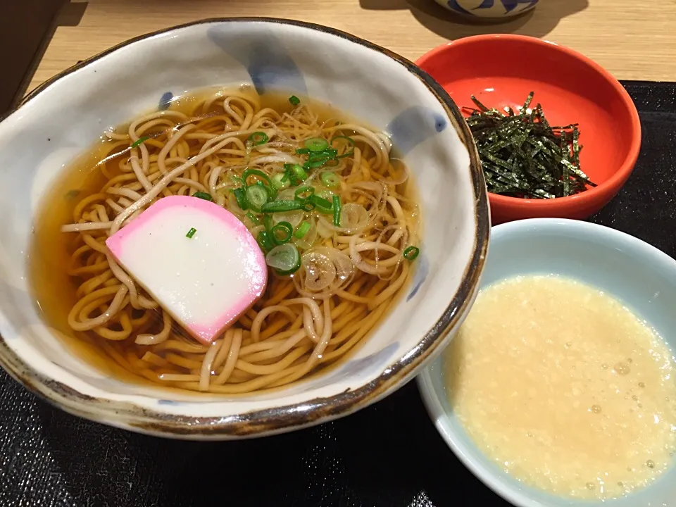 温かいそばにとろろ|マハロ菊池さん