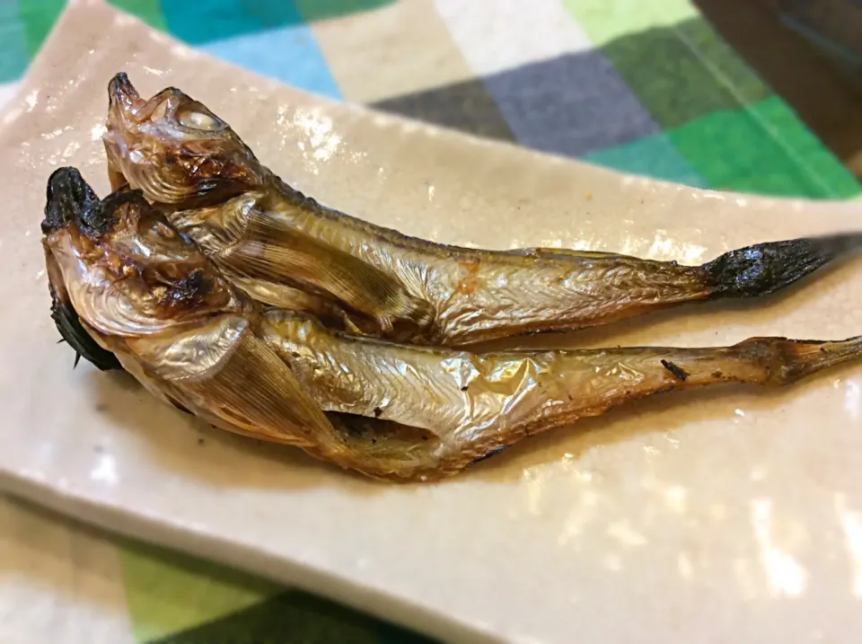 Snapdishの料理写真:今宵の一品目🐟😋「ハタハタの干物」|アライさんさん