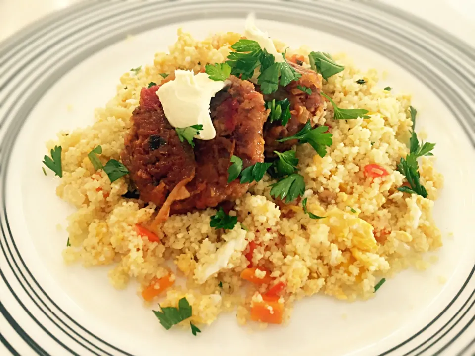 Onion Falafel on bed of Couscous, egg and veggies|Sergio Lacuevaさん