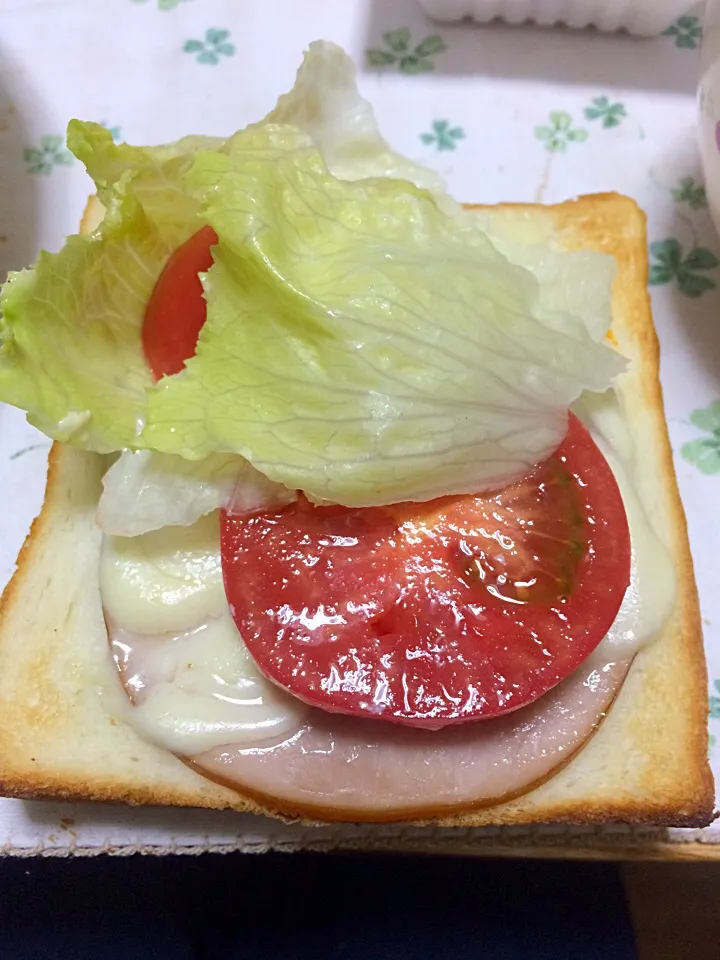 酒麹の食パンでトースト|こいちゃんの夫さん