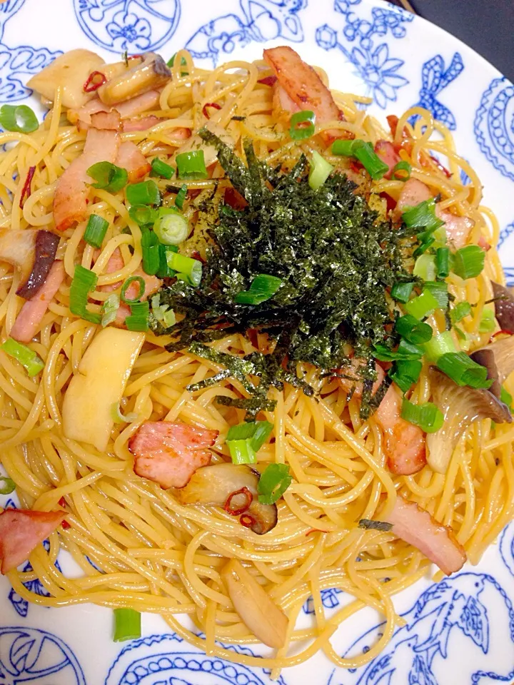 Snapdishの料理写真:キノコとベーコンの和風パスタ|りぃさん