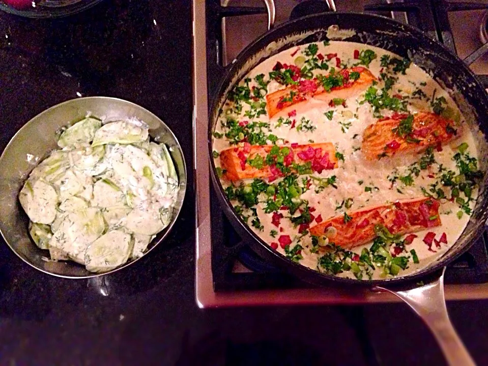 Salmon in clam chowder and cucumbers in garlic and onion yogurt dressing.|CookingWithLoveさん