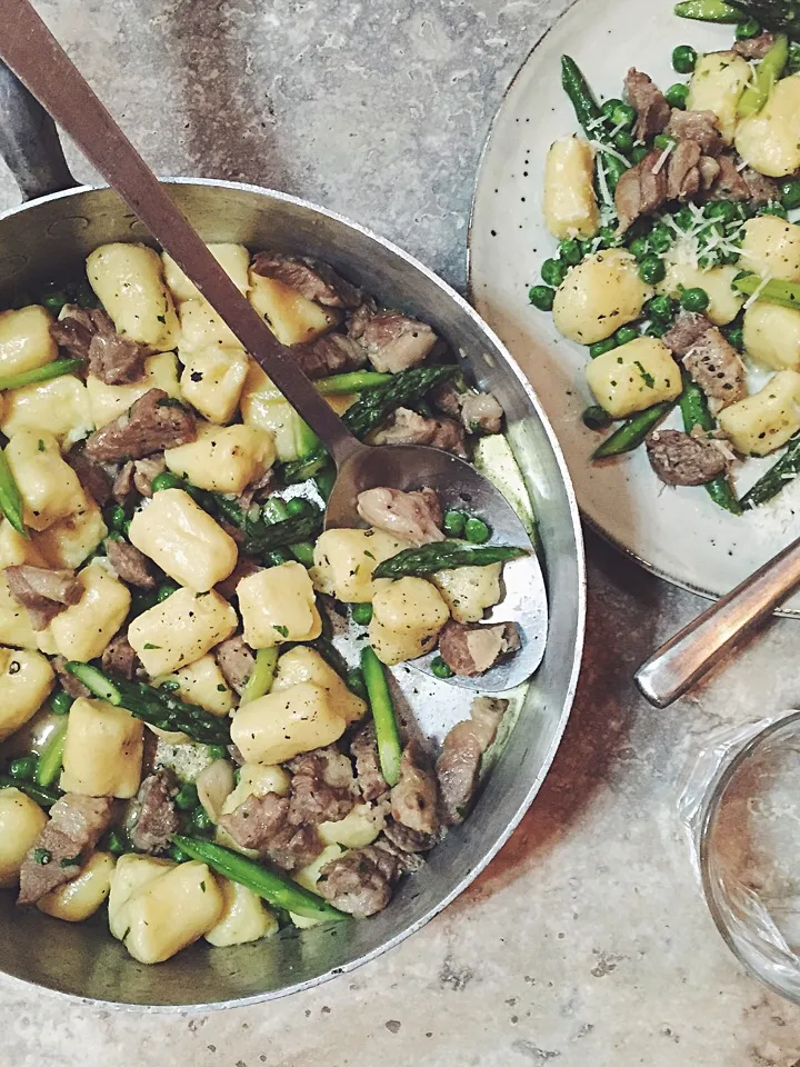 Gnocchi with lamb,asparagus and peas|rick chanさん