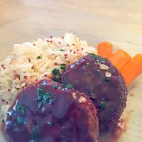 Snapdishの料理写真:子供のリクエストでハンバーグ🍽|mkさん