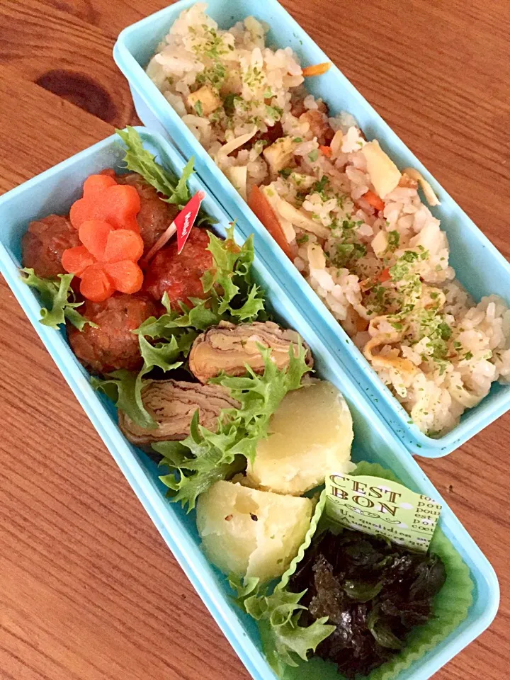 Snapdishの料理写真:タケノコご飯弁当🍱|カタツムリさん