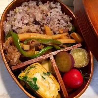 ちょっと手抜きのチンジャオロース弁当😊🍠|0o.Hikari.o0さん