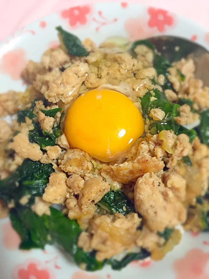 ほうれん草と鶏ムネひき肉そぼろご飯|コアラままさん