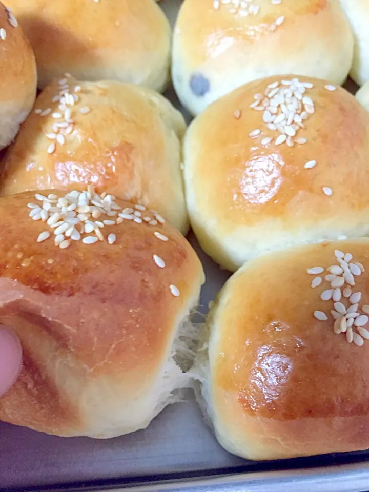 Snapdishの料理写真:Chocolate Cheese Mini Buns for Kids after school 😋💞|Tari's Kitchenさん