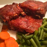 Snapdishの料理写真:Crockpot BBQ Coca- cola ribs with carrots and string beans on the side|kay kelleyさん