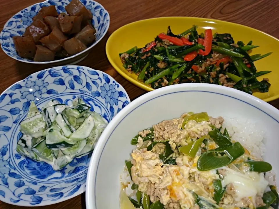 ・豚ひき肉で卵とじ丼
・のらぼう菜とひき肉の和風あん
・キュウリのマヨ和え
・蒟蒻のピリ辛炒め|ようかんさん