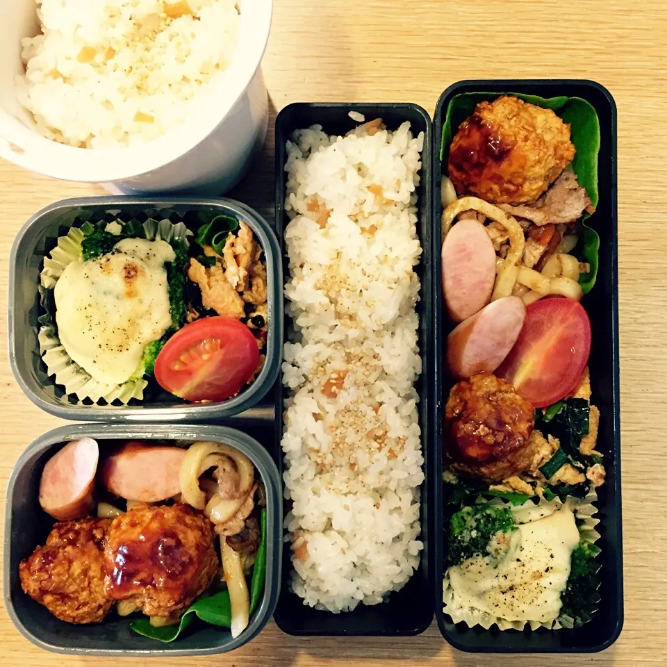 Snapdishの料理写真:お弁当4/26 肉団子、焼うどん、ニラ玉、ブロッコリーのグラタン、梅干入りご飯|きささん