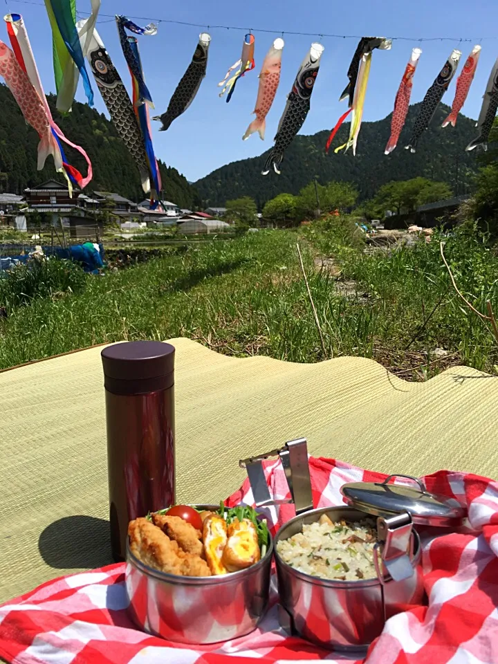 ピクニック・ランチ♬ (▰˘◡˘▰)☝︎|Yoshinobu Nakagawaさん