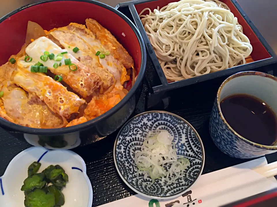 カツ丼・ミニへぎそば|toshi,I🍴さん