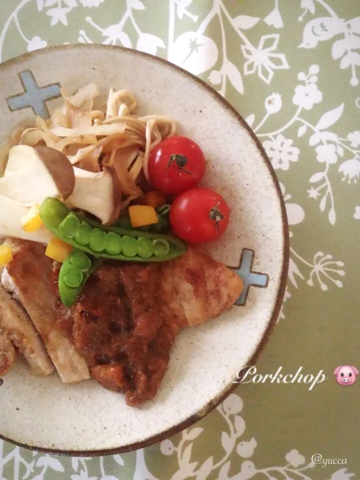 マダム とんちんさんの料理 母直伝 ソースが美味いポークチャップ
玉ねぎ好きにはたまらないo(^▽^)o
次女もたまらないo(^▽^)o|yucca@さん